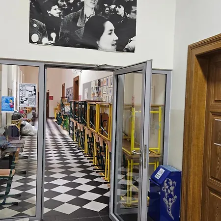 In School Хостел Прага