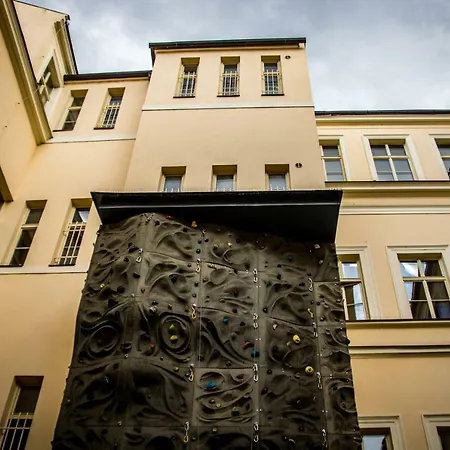 In School Hostal Praga